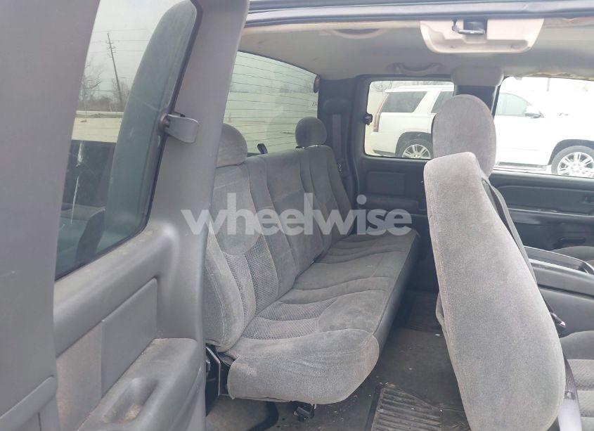 Photo 8 of 2004 Chevrolet Silverado 1500 LS (VIN 2GCEC19V241115761)