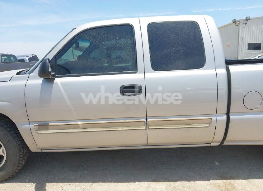 Photo 15 of 2004 Chevrolet Silverado 1500 LS (VIN 2GCEC19V241118255)