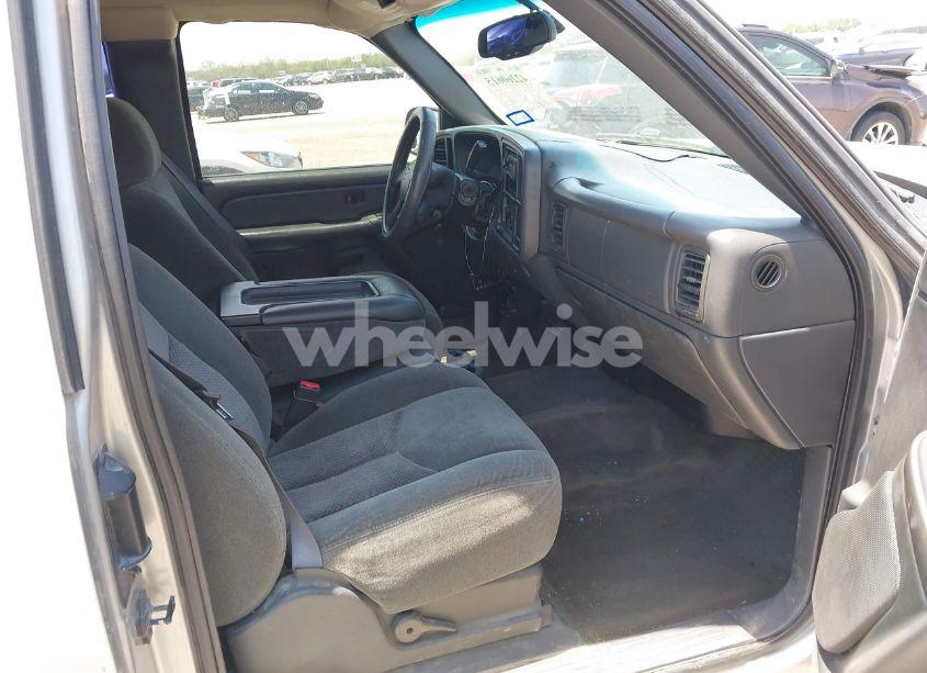 Photo 5 of 2004 Chevrolet Silverado 1500 LS (VIN 2GCEC19V241118255)