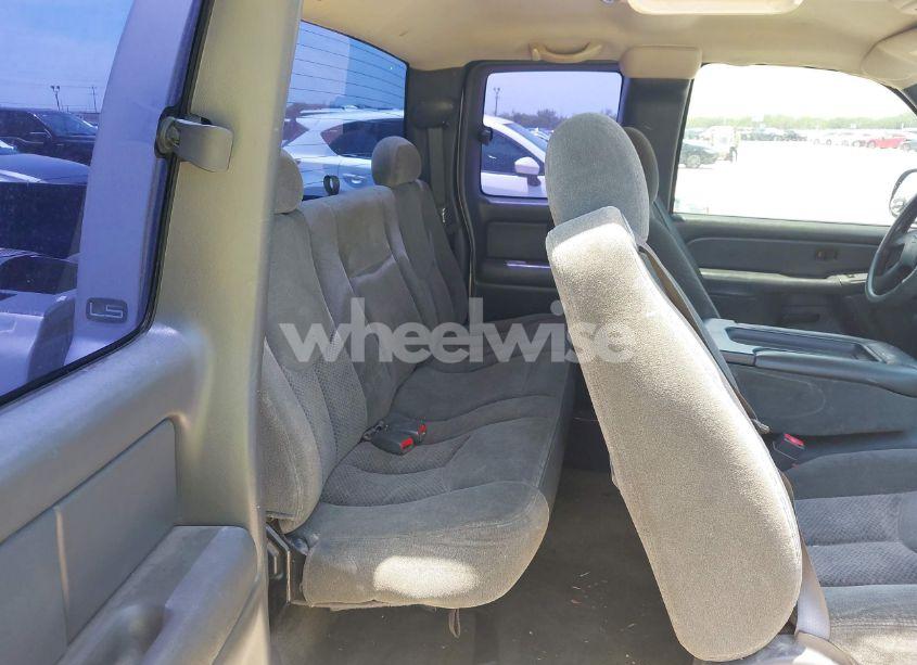 Photo 8 of 2004 Chevrolet Silverado 1500 LS (VIN 2GCEC19V241118255)