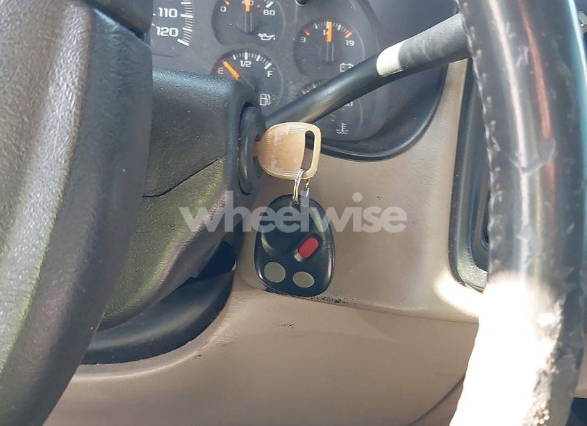 Photo 11 of 2004 Chevrolet Silverado 1500 LS (VIN 2GCEC19V241233051)