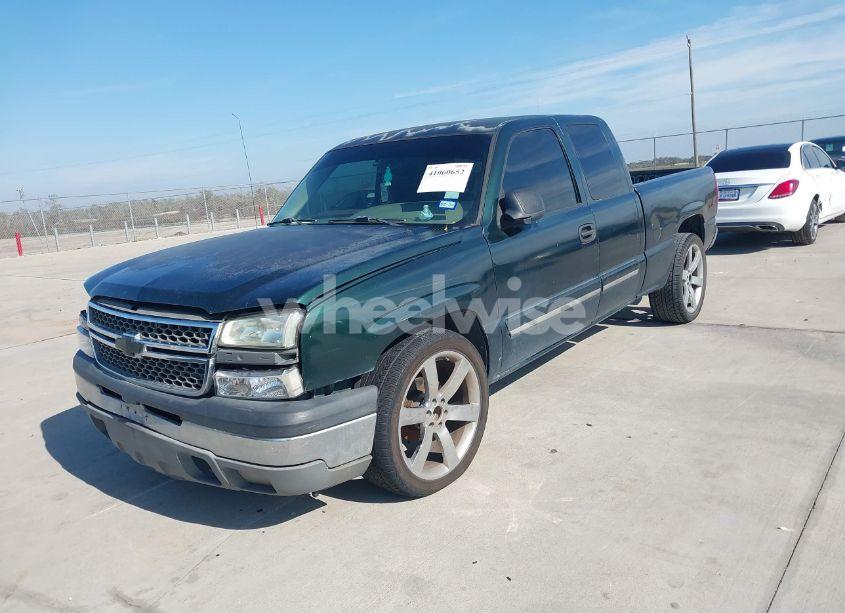 Photo 2 of 2004 Chevrolet Silverado 1500 LS (VIN 2GCEC19V241233051)
