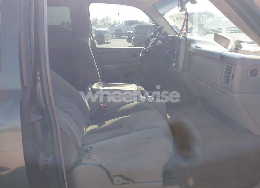 Photo 5 of 2004 Chevrolet Silverado 1500 LS (VIN 2GCEC19V241233051)