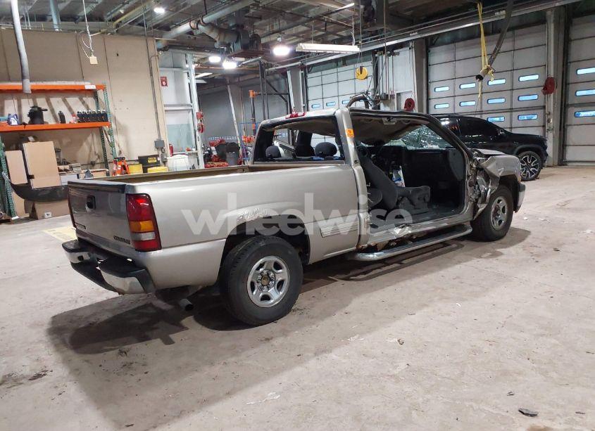 Photo 4 of 2002 Chevrolet Silverado 1500 LS (VIN 2GCEC19V321300382)