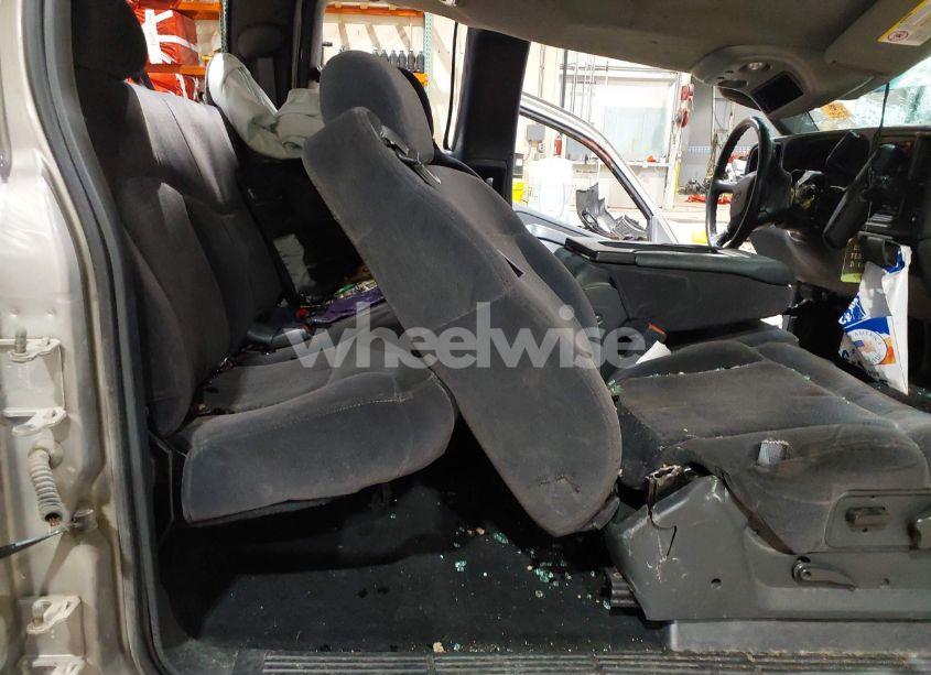 Photo 8 of 2002 Chevrolet Silverado 1500 LS (VIN 2GCEC19V321300382)