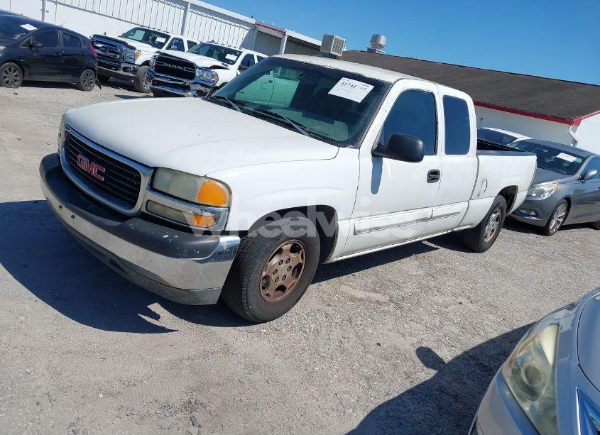 Photo 2 of 2003 Chevrolet Silverado 1500 LS (VIN 2GCEC19V331221635)