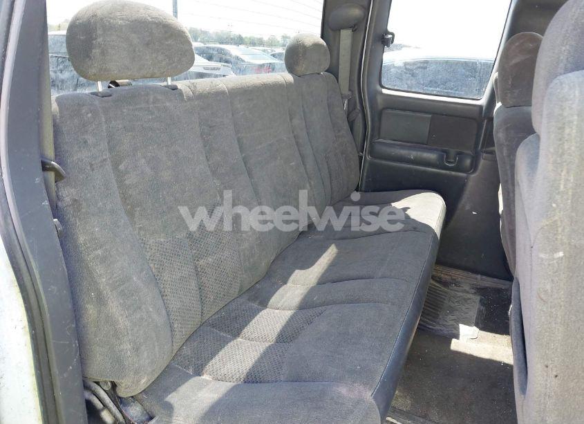 Photo 8 of 2003 Chevrolet Silverado 1500 LS (VIN 2GCEC19V331221635)