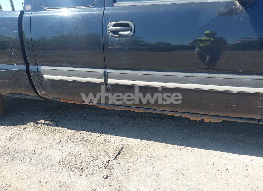 Photo 12 of 2003 Chevrolet Silverado 1500 (VIN 2GCEC19V331354055)