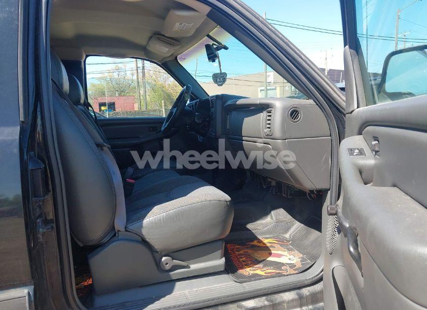 Photo 5 of 2003 Chevrolet Silverado 1500 (VIN 2GCEC19V331354055)