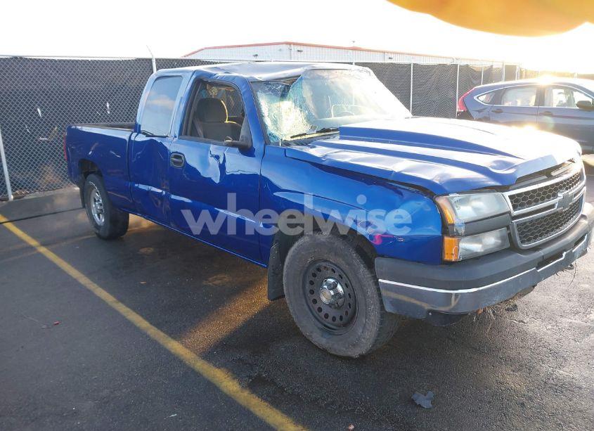 2004 Chevrolet Silverado 1500 LS (VIN 2GCEC19V341113291) main photo