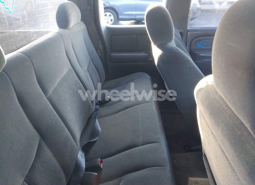 Photo 8 of 2004 Chevrolet Silverado 1500 LS (VIN 2GCEC19V341113291)