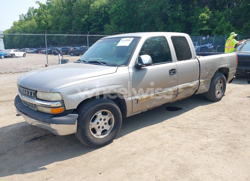 Photo 2 of 2001 Chevrolet Silverado 1500 LS (VIN 2GCEC19V411315584)