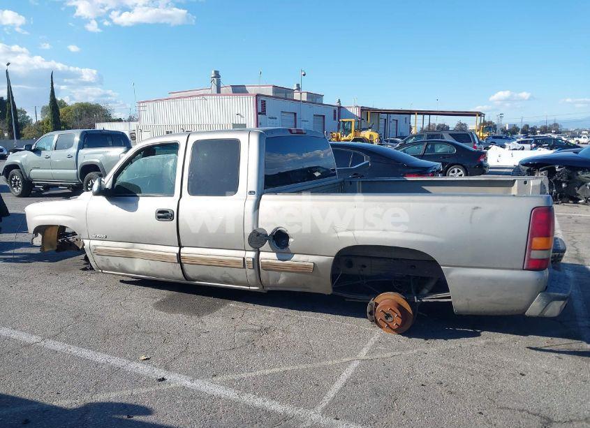 Photo 13 of 2002 Chevrolet Silverado 1500 LS (VIN 2GCEC19V421358727)