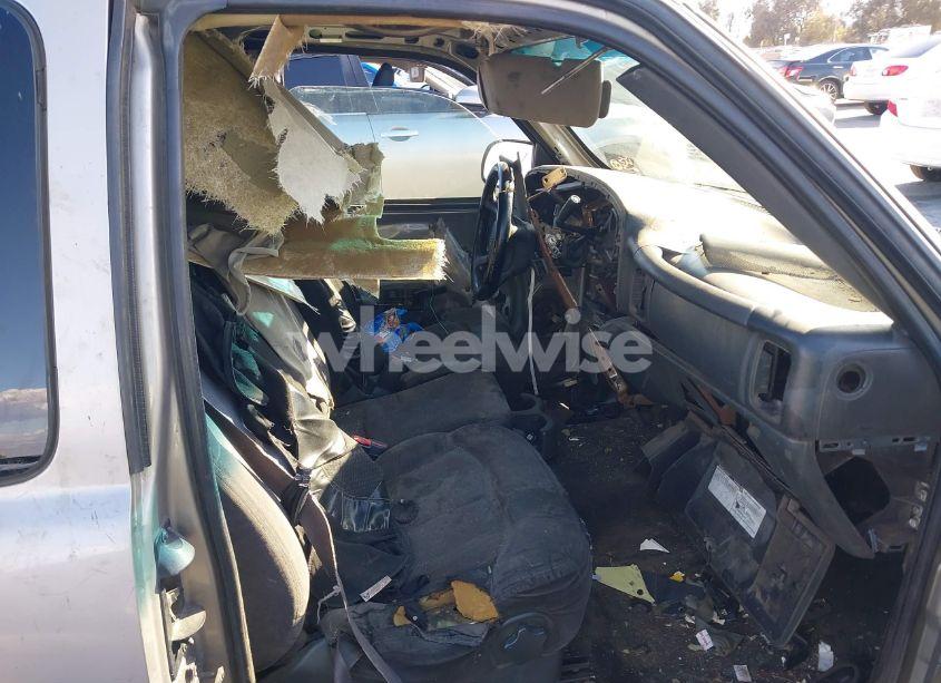 Photo 5 of 2002 Chevrolet Silverado 1500 LS (VIN 2GCEC19V421358727)