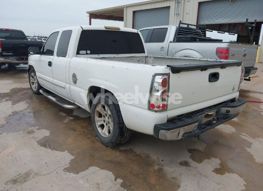 Photo 3 of 2003 Chevrolet Silverado 1500 LS (VIN 2GCEC19V431404946)