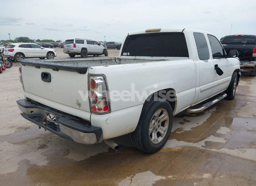 Photo 4 of 2003 Chevrolet Silverado 1500 LS (VIN 2GCEC19V431404946)