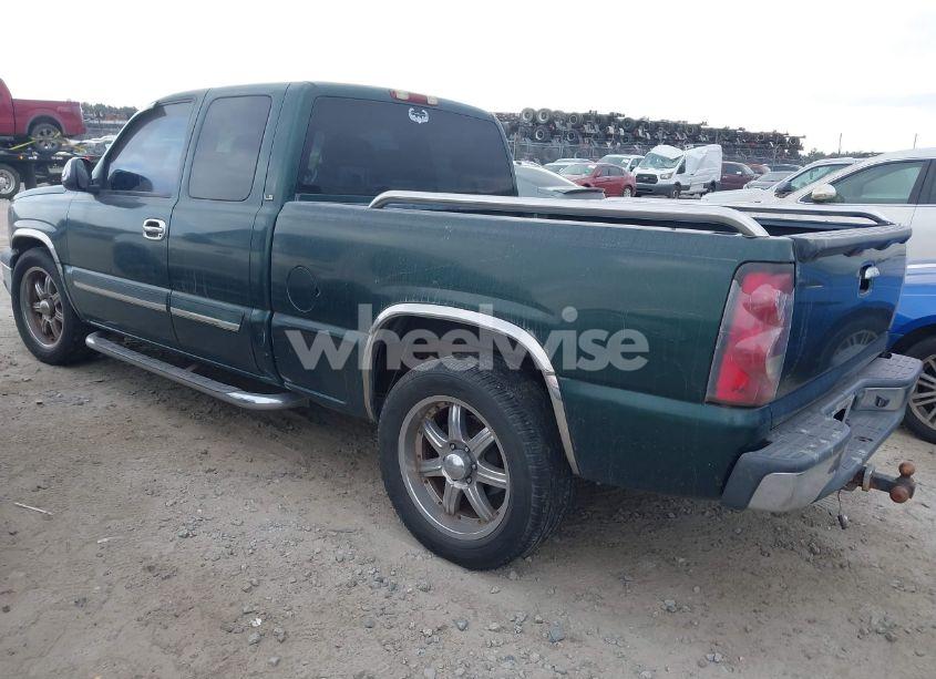 Photo 3 of 2004 Chevrolet Silverado 1500 LS (VIN 2GCEC19V441400574)