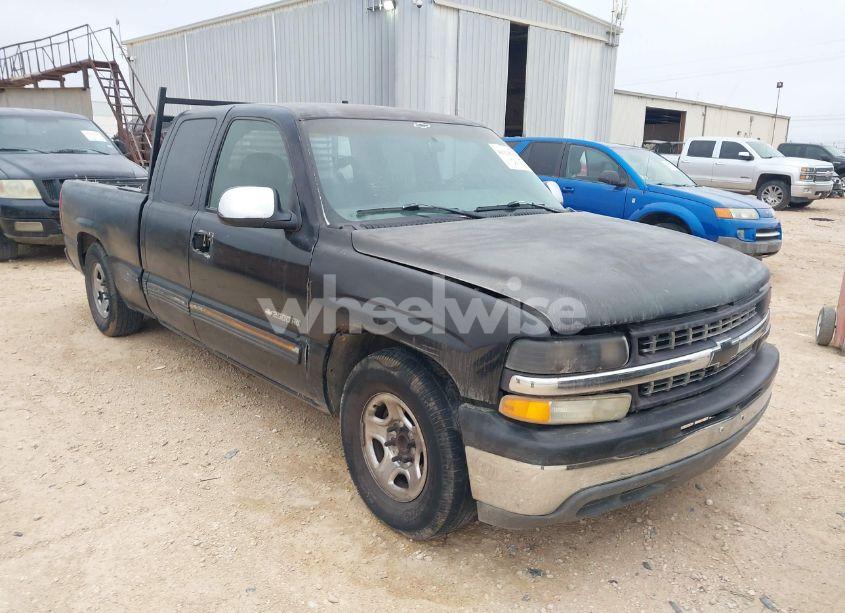 1999 Chevrolet Silverado 1500 LS (VIN 2GCEC19V4X1151214) main photo