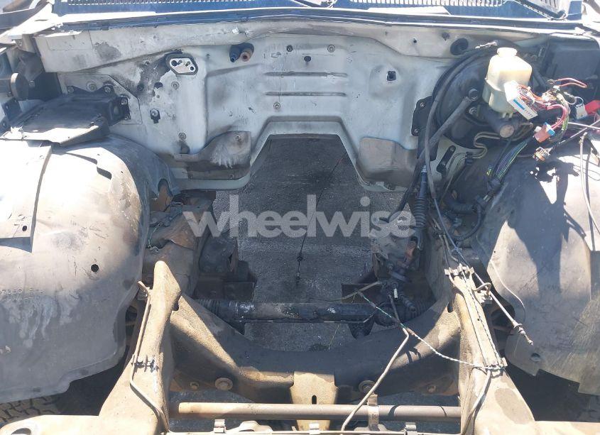 Photo 10 of 1999 Chevrolet Silverado 1500 LS (VIN 2GCEC19V4X1231354)