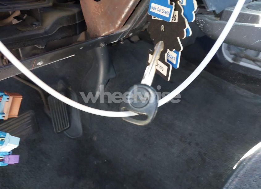 Photo 11 of 1999 Chevrolet Silverado 1500 LS (VIN 2GCEC19V4X1231354)