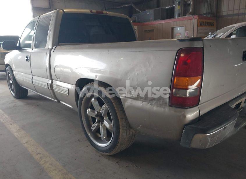 Photo 6 of 2000 Chevrolet Silverado 1500 LS (VIN 2GCEC19V4Y1308080)