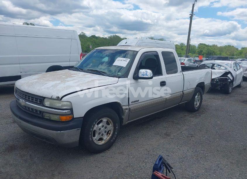 Photo 2 of 2002 Chevrolet Silverado 1500 LS (VIN 2GCEC19V521311450)