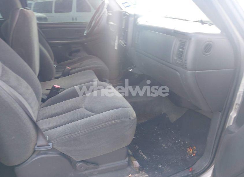 Photo 5 of 2004 Chevrolet Silverado 1500 LS (VIN 2GCEC19V541228703)