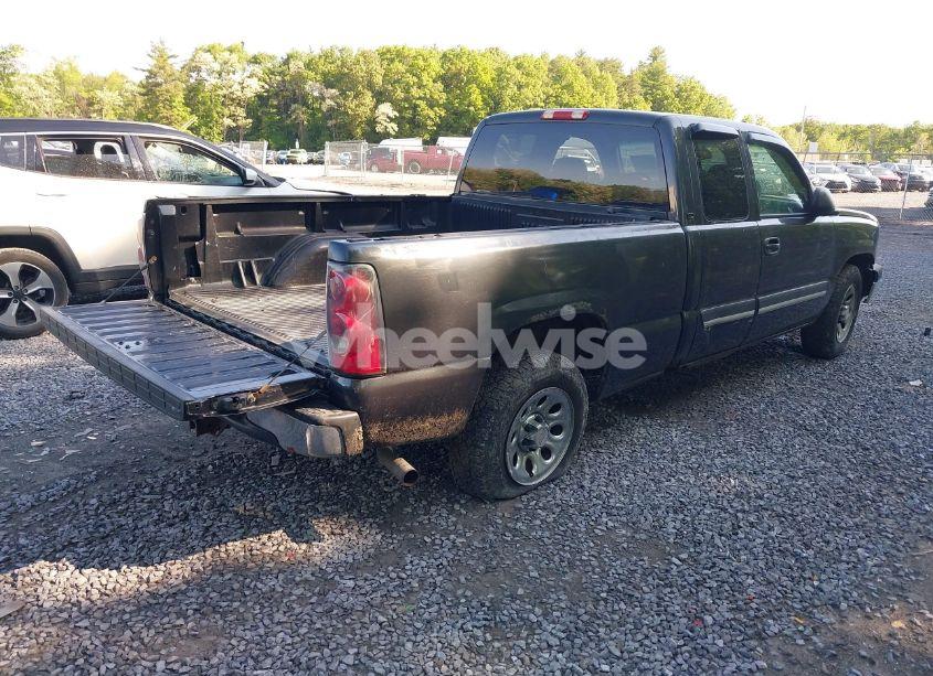 Photo 4 of 2005 Chevrolet Silverado 1500 LS (VIN 2GCEC19V551250024)