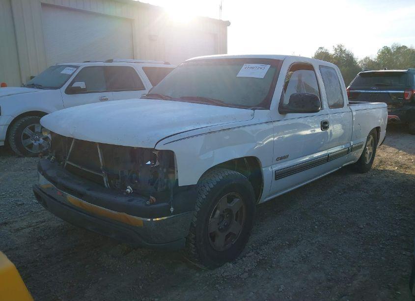 Photo 2 of 2001 Chevrolet Silverado 1500 LS (VIN 2GCEC19V611134180)