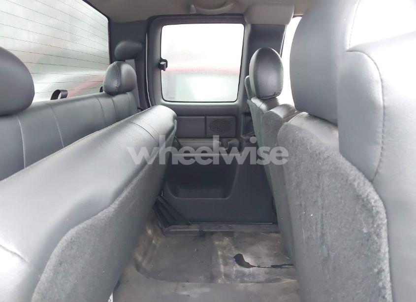 Photo 8 of 2001 Chevrolet Silverado 1500 (VIN 2GCEC19V611258451)