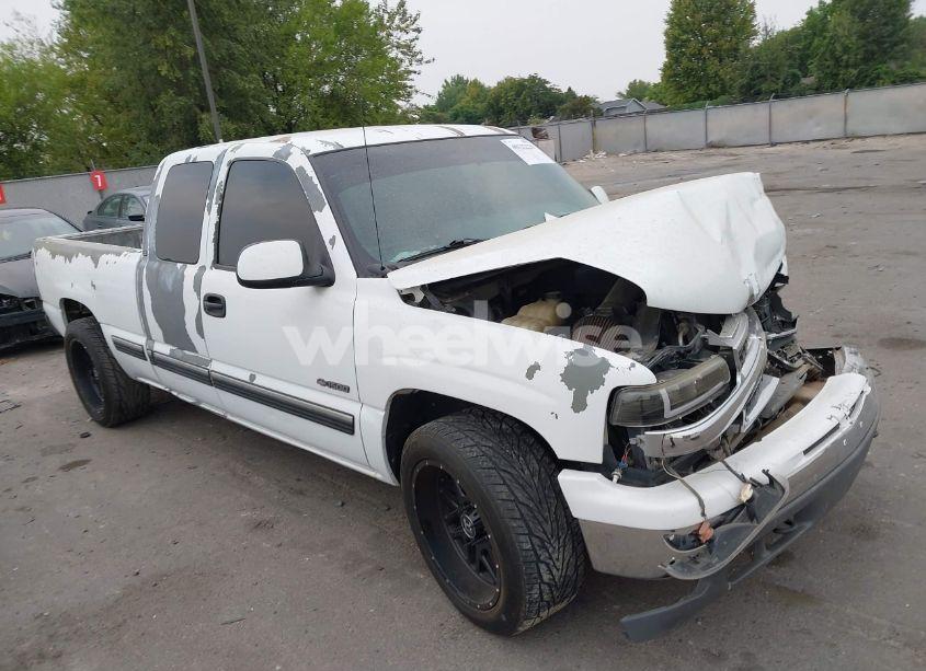 2002 Chevrolet Silverado 1500 LS (VIN 2GCEC19V621162322) main photo