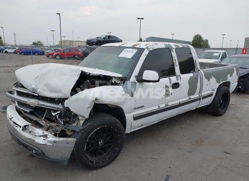 Photo 2 of 2002 Chevrolet Silverado 1500 LS (VIN 2GCEC19V621162322)