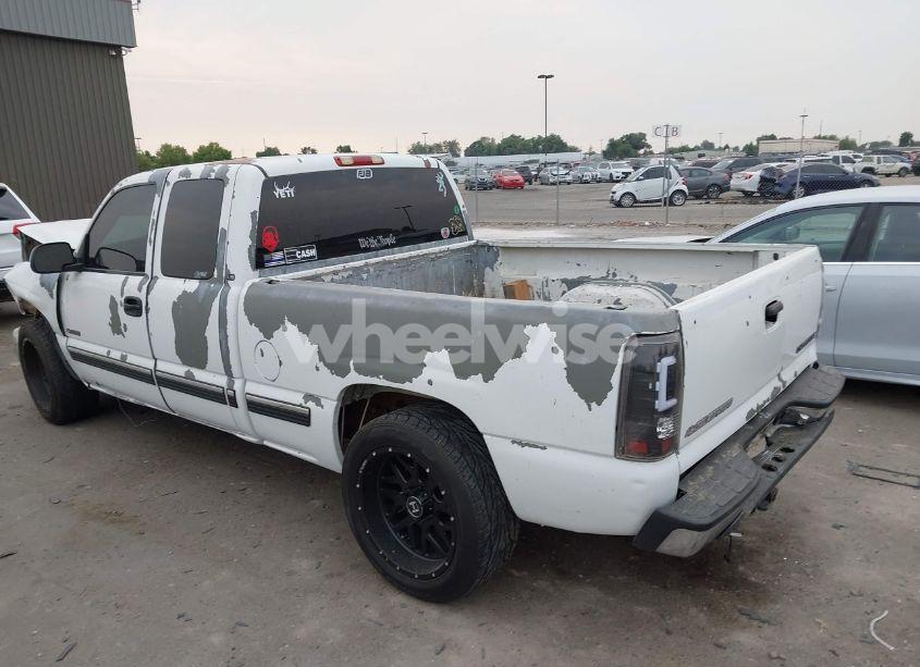 Photo 3 of 2002 Chevrolet Silverado 1500 LS (VIN 2GCEC19V621162322)