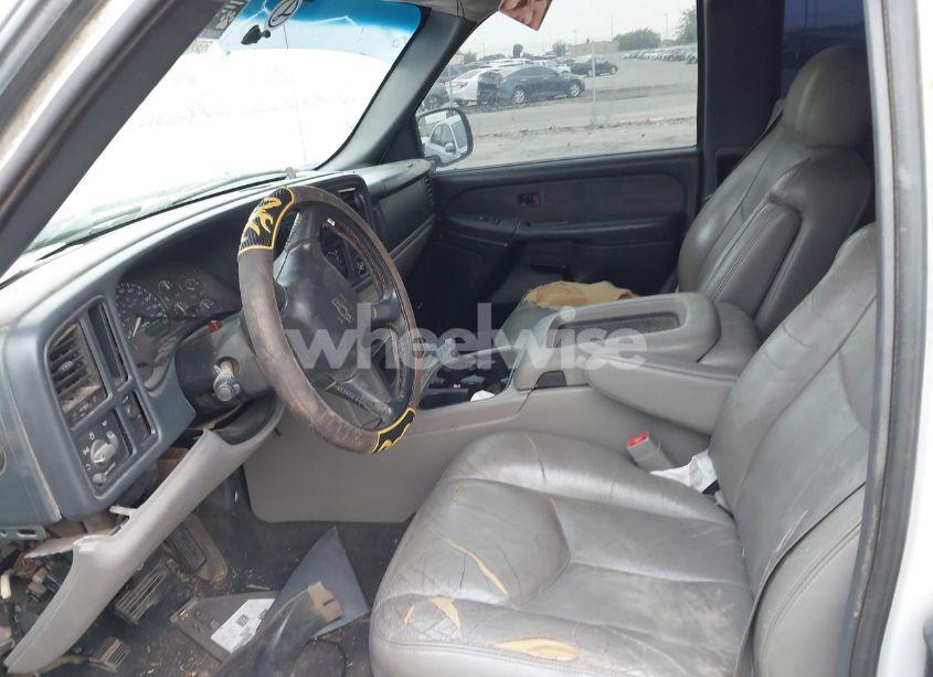 Photo 5 of 2002 Chevrolet Silverado 1500 LS (VIN 2GCEC19V621162322)