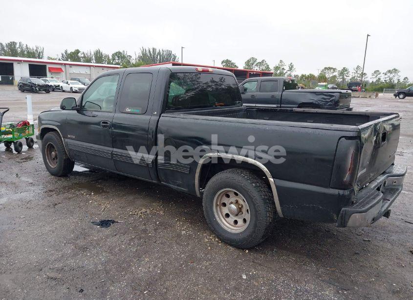 Photo 3 of 2000 Chevrolet Silverado 1500 LS (VIN 2GCEC19V6Y1302734)