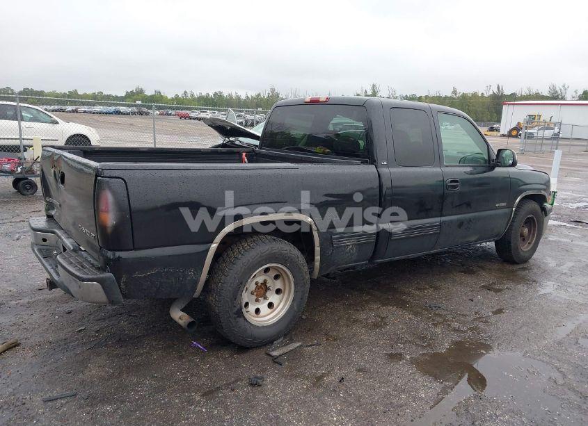 Photo 4 of 2000 Chevrolet Silverado 1500 LS (VIN 2GCEC19V6Y1302734)