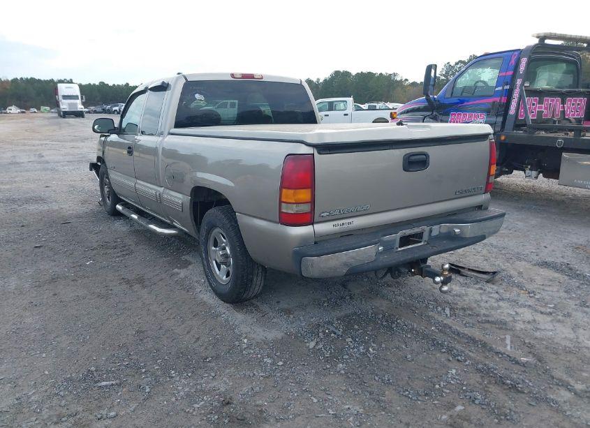 Photo 3 of 2000 Chevrolet Silverado 1500 LS (VIN 2GCEC19V6Y1325558)