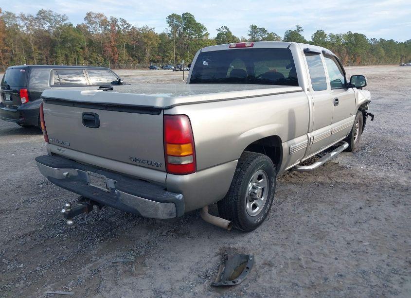 Photo 4 of 2000 Chevrolet Silverado 1500 LS (VIN 2GCEC19V6Y1325558)