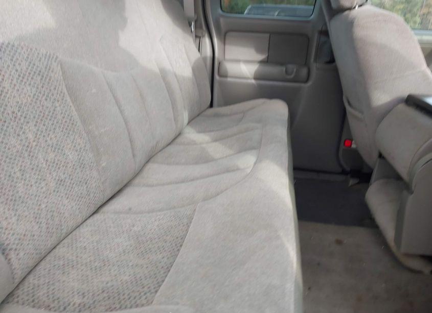 Photo 8 of 2000 Chevrolet Silverado 1500 LS (VIN 2GCEC19V6Y1325558)