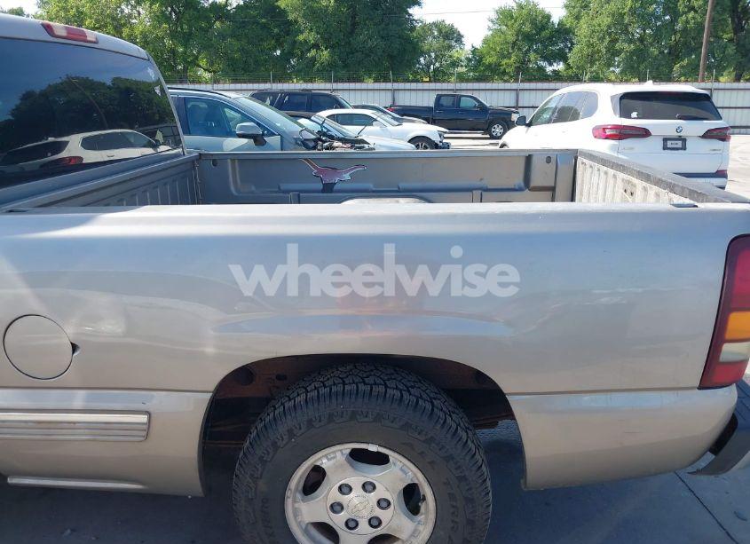 Photo 20 of 2001 Chevrolet Silverado 1500 LS (VIN 2GCEC19V711192377)