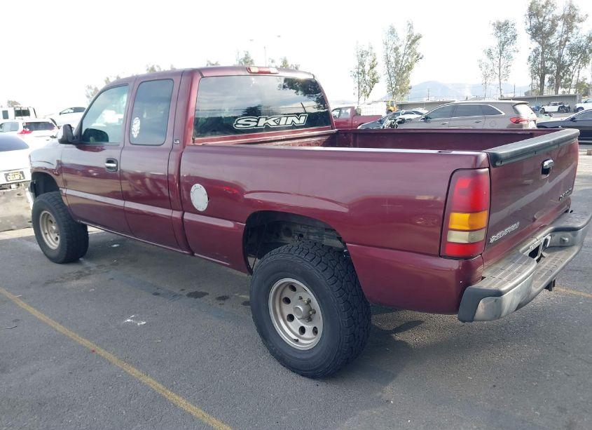 Photo 3 of 2002 Chevrolet Silverado 1500 LS (VIN 2GCEC19V721128678)