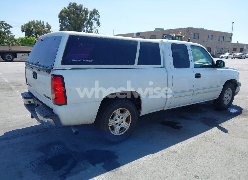 Photo 4 of 2004 Chevrolet Silverado 1500 LS (VIN 2GCEC19V741137853)