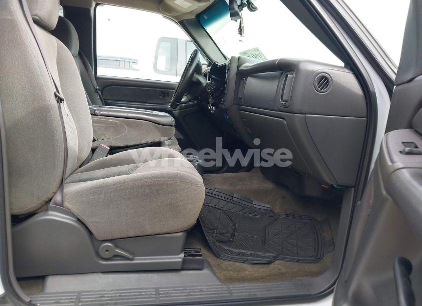 Photo 5 of 2005 Chevrolet Silverado 1500 LS (VIN 2GCEC19V751253300)