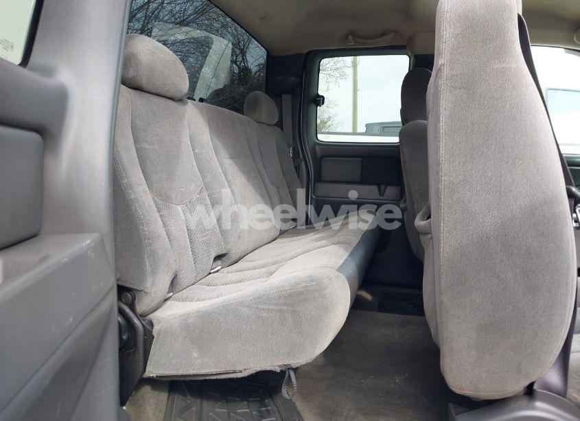 Photo 8 of 2005 Chevrolet Silverado 1500 LS (VIN 2GCEC19V751253300)