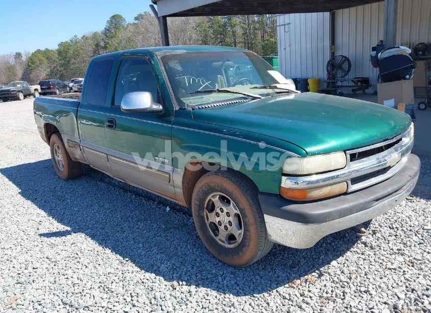 1999 Chevrolet Silverado 1500 LS (VIN 2GCEC19V7X1168265) main photo