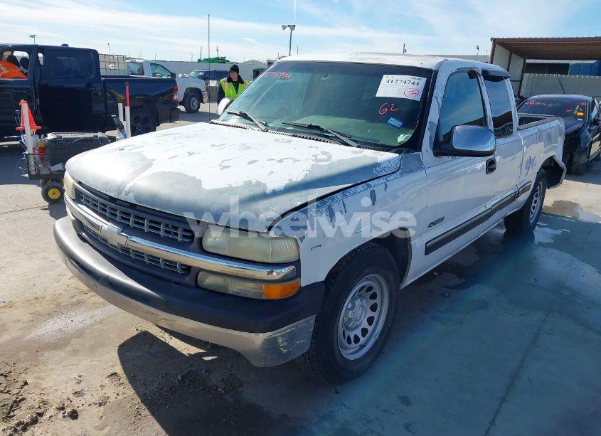 Photo 2 of 2001 Chevrolet Silverado 1500 LS (VIN 2GCEC19V811142197)