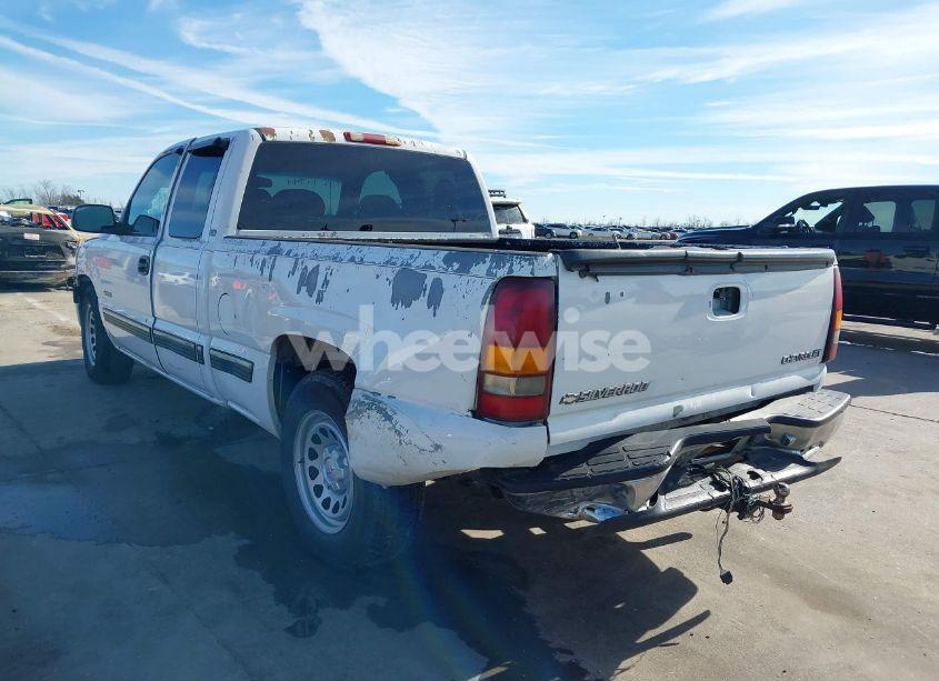 Photo 3 of 2001 Chevrolet Silverado 1500 LS (VIN 2GCEC19V811142197)