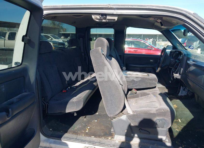 Photo 8 of 2001 Chevrolet Silverado 1500 LS (VIN 2GCEC19V811142197)