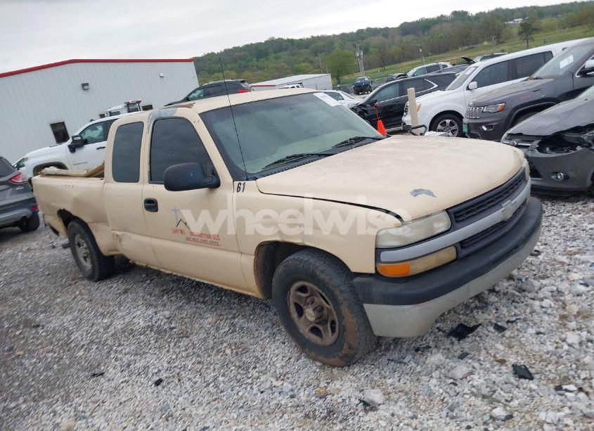 2001 Chevrolet Silverado 1500 (VIN 2GCEC19V811348670) main photo