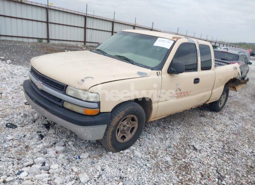 Photo 2 of 2001 Chevrolet Silverado 1500 (VIN 2GCEC19V811348670)